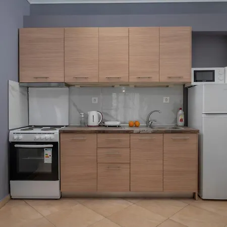Kosmos Service Center 2 With Additional Cost Parking * Thessaloniki
